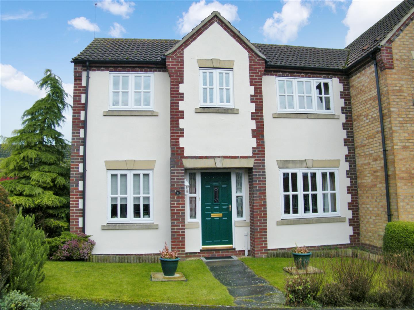 3 bedroom property in Ropsley